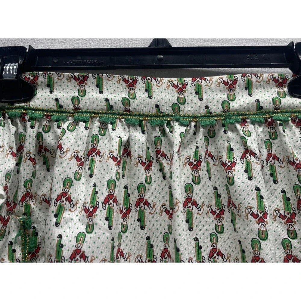 Vintage Kitchen Full Aprons Lot 2 Wreaths Berries Nutcracker Christmas Holiday